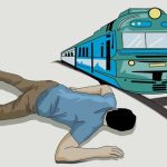 বোয়ালখালীতে ট্রেনের ছাদ থেকে পড়ে যুবকের মৃত্যু