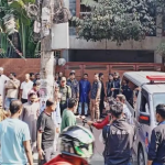 পাঁচলাইশে দিনে দুপুরে ডাকাতি, দুইজন ছুরিকাহত