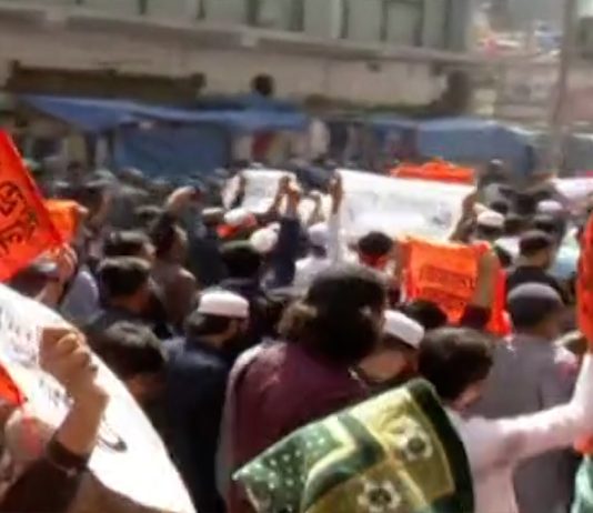 রাজধানীতে হিজবুত তাহরীরের মিছিল, টিয়ারশেল-সাউন্ড গ্রেনেডে ছত্রভঙ্গ