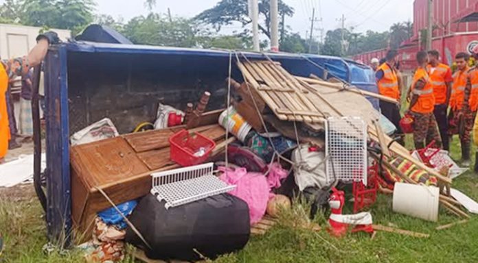 1745654063.Sitakunda-truck-sccident