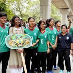নতুন বছরকে স্বাগত জানাতে ঢাকা বিশ্ববিদ্যালয়ে নারী ফুটবল দল
