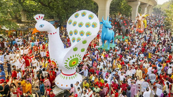 boishakh_mongol_sovajatra_140423_05 copy