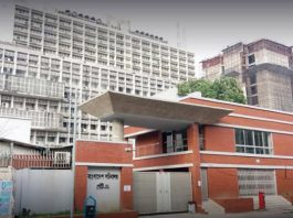 বঞ্চিত সাবেক কর্মকর্তাদের অবস্থান, ৫ সচিবকে অপসারণের দাবি