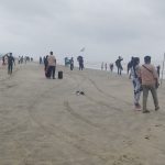 উত্তাল সাগর, কক্সবাজারে পর্যটকরা বাধা মানছেন না