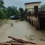 দুই ঘন্টার বৃষ্টিতেই ডুবে যায় ঋতুপর্ণ, রূপনা, মনিকাদের পাঠশালা