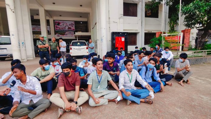 60dd8f63-2977-47fb-b520-15e8594d9a30