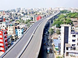 এক্সপ্রেসওয়ে নিয়ম না মানার প্রবণতা ঝুঁকি বাড়াচ্ছে