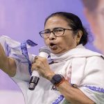 দিল্লির বাঙালি বস্তিতে পানি-বিদ্যুৎ বন্ধ,মোদিকে তীব্র আক্রমণ মমতার