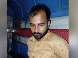 শিশু কন্যাকে হত্যার পর খালে ভাসিয়ে দিলেন পাষণ্ড বাবা