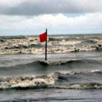 সমুদ্রবন্দরে তিন নম্বর সতর্কসংকেত, ঝড়ো হাওয়ার পূর্বাভাস