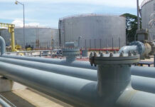 চট্টগ্রাম থেকে জ্বালানি তেল পরিবহনে প্রথম চালানে ঘাটতি : পাইপলাইনের ট্যাংকারে পানি