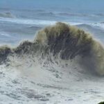 সমুদ্র বন্দরে ৩ নম্বর সতর্ক সংকেত