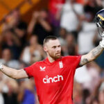 রেকর্ড তছনছ ইংল্যান্ডের ২০ ওভারে ৩০৪ রান!