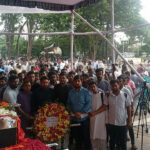 শহীদ মিনারে বদরুদ্দীন উমরের মরদেহে শ্রদ্ধা, জুরাইনে দাফন