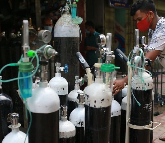 অক্সিজেনের দুষ্প্রাপ্যতা লাঘবে সচেষ্ট হতে হবে