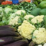 সবজির দাম কমলেও চড়া নিত্যপণ্যের দাম