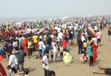 কক্সবাজারে পর্যটকদের ঢল, খালি নেই হোটেল রুম