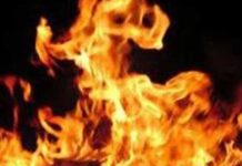 বাকলিয়ায় ভাঙারি গুদামে আগুন