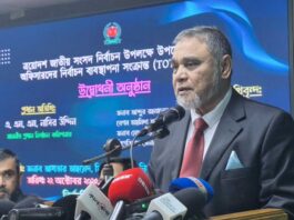 আইনের প্রতি শ্রদ্ধাশীল থেকে নিরপেক্ষভাবে দায়িত্ব পালনের নির্দেশ সিইসি’র
