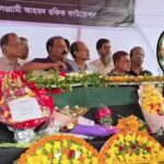 ভাষাসংগ্রামী আহমদ রফিককে শহীদ মিনারে শেষ শ্রদ্ধা