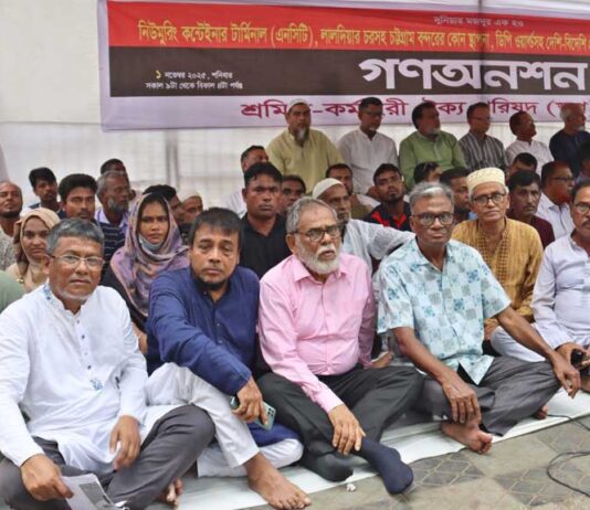 বিদেশিদের হাতে বন্দর ইজারার সিদ্ধান্তের প্রতিবাদে স্কপের অনশন কর্মসূচি