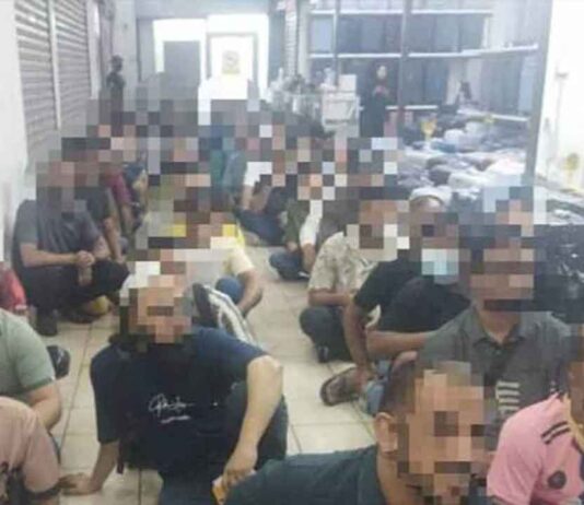 মালয়েশিয়ায় বাংলাদেশিসহ ১২৪ অভিবাসী আটক