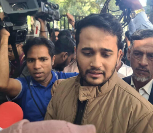 হাসিনার রায় : আদালত চত্বরে সাদিক কায়েম, হাদি, ফরহাদ-স্নিগ্ধরা