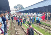 সিলেটে রেলপথ সংস্কার ও উন্নয়নসহ আট দফা দাবিতে রেলপথে অবরোধ কর্মসূচি