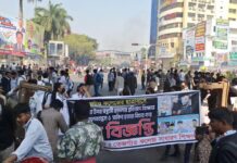 সড়ক ছাড়লেন তেজগাঁও কলেজের শিক্ষার্থীরা, ফার্মগেটে যানচলাচল শুরু