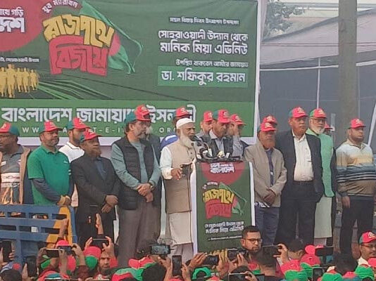 অতীতের বস্তাপচা রাজনীতি পায়ের তলে ফেলতে চাই: জামায়াত আমির