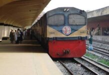 ট্রেনের ভাড়া বাড়ল সেবার মান বাড়বে কি
