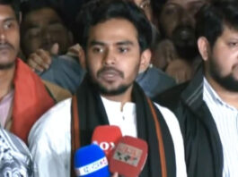 হাদির খুনিদের হস্তান্তর না করলে লড়াই থামবে না : আসিফ মাহমুদ