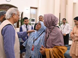 হাদির পরিবারের সঙ্গে প্রধান উপদেষ্টার সাক্ষাৎ, সর্বোত্তম চিকিৎসার আশ্বাস