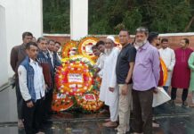 বিজয় দিবসে গণফোরাম চট্টগ্রাম জেলা নেতৃবৃন্দের শ্রদ্ধা নিবেদন