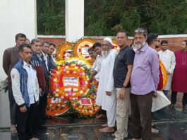 বিজয় দিবসে গণফোরাম চট্টগ্রাম জেলা নেতৃবৃন্দের শ্রদ্ধা নিবেদন
