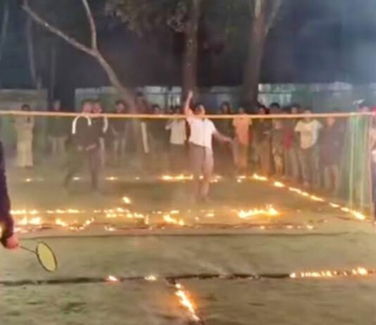 টেকনাফে আগুনে ঘেরা ব্যাডমিন্টন কোর্ট, জন্মদিন উদযাপনে পোড়ানো হলো দামি বাইক
