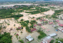 ইন্দোনেশিয়ায় বন্যা-ভূমিধস : মৃতের সংখ্যা ছাড়াল ৯০০