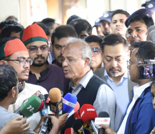 ওসমান হাদির হত্যাচেষ্টাকারীদের প্রসঙ্গে স্বরাষ্ট্র উপদেষ্টা : সবকিছু তো এখানে বলা যাবে না