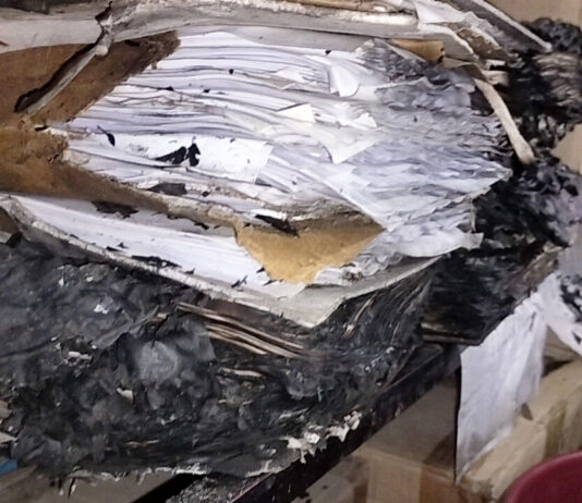 গভীর রাতে লক্ষ্মীপুর নির্বাচন কার্যালয়ে দুর্বৃত্তের আগুন