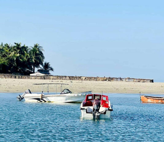 সেন্ট মার্টিন থেকে আসার পথে স্পিডবোট ডুবে মা-মেয়ের মৃত্যু