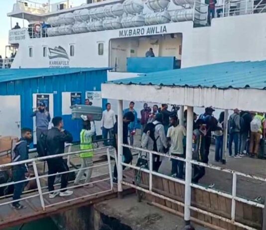 কক্সবাজার থেকে সেন্টমার্টিনের পথে তিন জাহাজে ১২শ পর্যটক