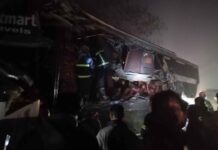 মীরসরাইয়ে দাঁড়িয়ে থাকা ট্রাকে বাসের ধাক্কা, নৌবাহিনীর সদস্যসহ নিহত ৩