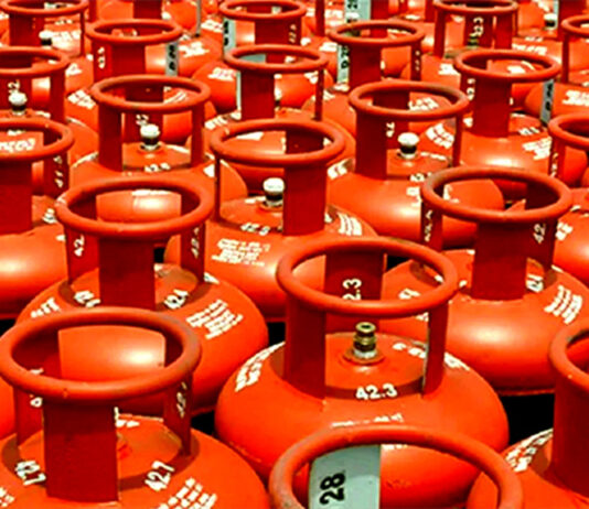 এলপিজি সংকটে জনজীবনে নাভিশ্বাস