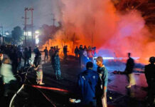 সীতাকুণ্ডে পুরাতন জাহাজের মালামালের মার্কেটে আগুন, কোটি টাকার ক্ষতি