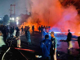 সীতাকুণ্ডে পুরাতন জাহাজের মালামালের মার্কেটে আগুন, কোটি টাকার ক্ষতি