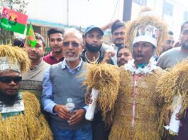 তারেক রহমানের সমাবেশে নজর কাড়লেন দলের ২ কর্মী