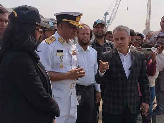 সবকিছুর আগে দেশের বাণিজ্য, অর্থনীতি, সার্বভৌমত্ব, সমৃদ্ধি প্রাধান্য পাবে-মন্ত্রী রবিউল আলম