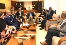 পোশাক শিল্পের সমস্যা ও সমাধানে সুপারিশ চেয়েছেন অর্থমন্ত্রী