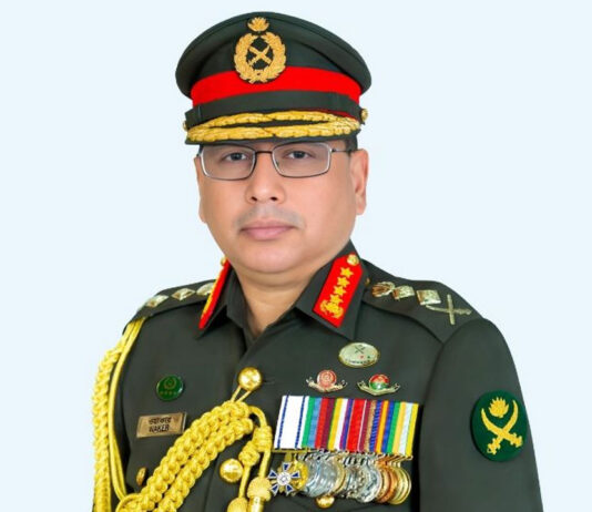 নতুন সরকার যখন বলবে তখনই ব্যারাকে ফিরবে সেনাবাহিনী : সেনাপ্রধান