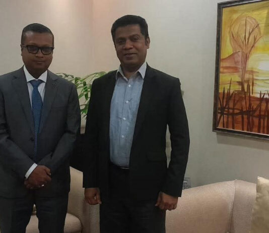 ঢাকার পথে শ্রীলঙ্কার স্বাস্থ্যমন্ত্রী, যোগ দেবেন শপথ অনুষ্ঠানে